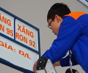 Giá xăng dầu có thể giảm tiếp hơn 2.000 đồng/lít