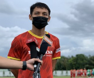 Thủ quân Đỗ Hùng Dũng: 'Khi tập trung ĐTQG là phải gạt V.League qua một bên!'