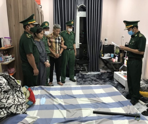 Nam thanh niên bị bắt, chỉ điểm luôn người yêu và số ma túy tại phòng trọ