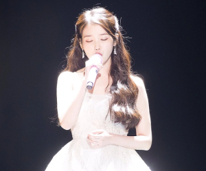 IU khiến fan sốc khi tuyên bố ngừng hát hai siêu hit 'Palette' và 'Good Day'