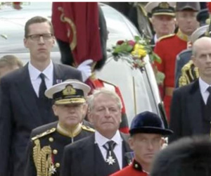 Nhân vật bí ẩn thu hút sự chú ý trong tang lễ Nữ hoàng Elizabeth II