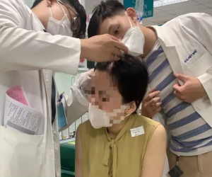 Một hoa hậu tố bị đánh chảy máu đầu tại công an phường