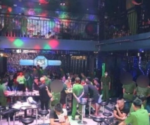 Cảnh sát 'đổ bộ' vào quán bar, phát hiện 57 dân chơi dương tính ma túy