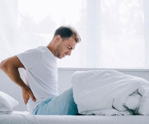 Sai lầm khi chọn đệm nằm khiến bạn cong xương sống, đau lưng và mất ngủ triền miên