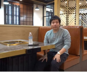 Khoa Pug tuyển người rửa bát, nhặt rau lương 100 triệu/tháng