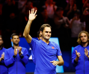 Federer khóc sau trận cuối sự nghiệp