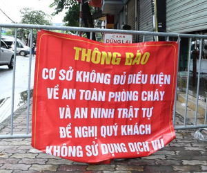 Karaoke vi phạm phòng cháy ở Hà Nội bị rào chắn để ngăn hoạt động chui