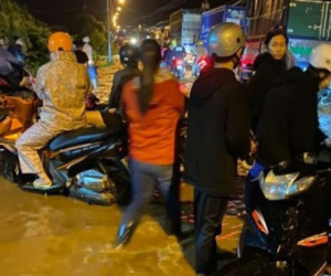 Mải miết tìm người bị nước cuốn trôi, không ngờ nạn nhân... đang ở nhà