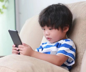 7 cách giúp trẻ cai nghiện điện thoại thành công
