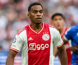 Van Dijk thừa nhận kém trò cưng của Ten Hag tại Ajax