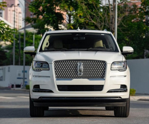 'Đập thùng' Lincoln Navigator 2022 hơn 8 tỷ đầu tiên về Việt Nam