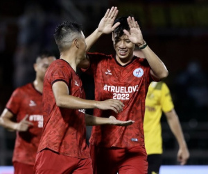 Công Vinh ghi bàn, các ngôi sao Việt Nam vẫn thua đậm cựu danh thủ Dortmund