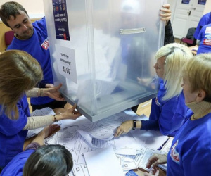 Trưng cầu dân ý ở Ukraine: Đa số ủng hộ sáp nhập Nga