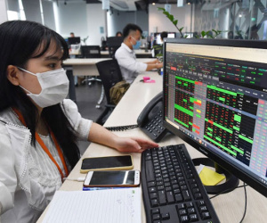 Cổ phiếu giảm mạnh phiên thứ 5, VN-Index xuống đáy 19 tháng