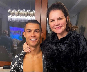 Chị gái Ronaldo mắng CĐV Bồ Đào Nha 'vô tri, ngu ngốc và vô ơn'