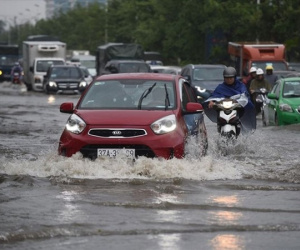 Sau khi lái ôtô trong mưa bão, làm ngay việc này để tránh hỏng xe