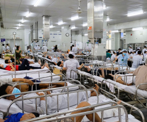 Bệnh viện Chợ Rẫy sẽ phải đóng cửa nếu không cho dùng máy đặt, máy mượn