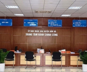 Đình chỉ công tác Phó Giám đốc Trung tâm hành chính công ở Quảng Ninh