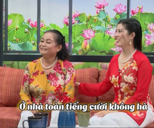 Mẹ chồng nàng dâu: Mẹ chồng ‘tố’ con dâu toàn tặng quà bằng… tiền