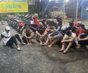 Công an vây bắt 38 ‘quái xế’ chặn đường để đua tốc độ