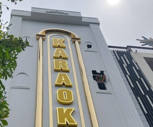 Cảnh sát đục tường, chữa cháy quán karaoke ven vịnh Đà Nẵng