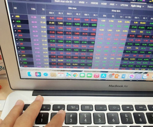 Nhiều cổ phiếu ngân hàng giảm 50% từ đỉnh vẫn tiếp tục dò đáy