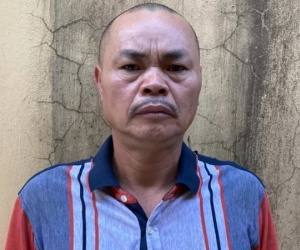 'Yêu râu xanh' dâm ô bé gái 10 tuổi trong trường tiểu học