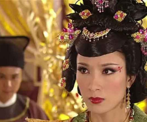 4 loại khuôn mặt phụ nữ xảo quyệt, trong mắt chỉ có tiền!