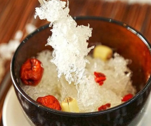 Tổ yến bổ dưỡng nhưng ăn theo cách này dễ thành 'thuốc độc', chẳng khác gì ném tiền qua cửa sổ