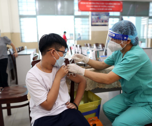 Sở Y tế tìm 579 nhân viên không cho con tiêm vaccine Covid-19