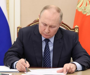 Tổng thống Putin ký 'hiệp ước thống nhất' với 4 tỉnh Ukraine