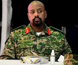 Tổng thống Uganda sa thải con trai vì đăng dòng tweet dọa tấn công nước láng giềng