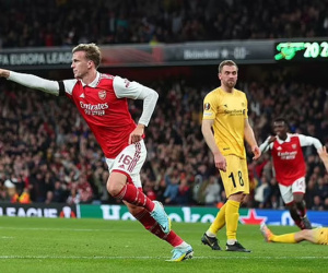 Kép phụ tỏa sáng, Arsenal trở lại ngôi đầu