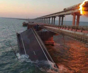 Nga điều tra vụ nổ sập cầu ở Crưm, Ukraine tuyên bố 'mới chỉ là khởi đầu'