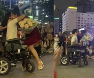 Xôn xao màn cầu hôn 'chàng trai không chân' trên phố đi bộ