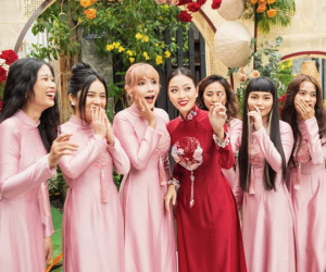 Cô dâu Liêu Hà Trinh đẹp tựa nàng thơ với áo dài truyền thống, rạng rỡ bên dàn phù dâu nhiều sao Việt