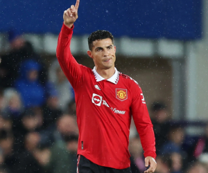 Ronaldo ghi bàn thứ 700 cấp CLB