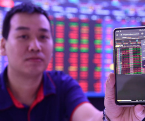 Cổ phiếu blue-chips đồng loạt giảm sâu, VN-Index xuống đáy 22 tháng