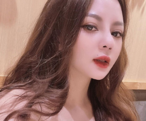 Gái xinh người yêu cầu thủ gợi cảm nhất nhì dàn WAG Việt