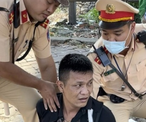 Đối tượng mang ma túy 'than khổ' khi bị CSGT bắt