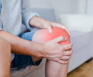 Tại sao khi trời trở lạnh những cơn đau nhức xương khớp tăng dần?