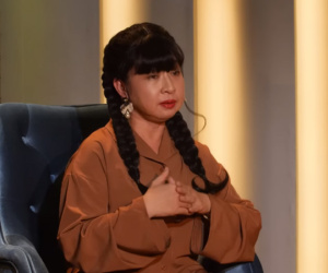 Nghĩ bố 'dẫn họ hàng dưới quê lên chơi', nghe lời người phụ nữ nói mới ngỡ ngàng