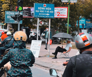 Sự thật về 'ông chú' để biển trao thưởng 1 tỷ cho người tán đổ mình
