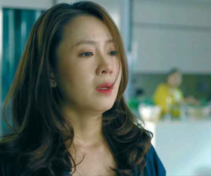 Cảnh quay không có trong kịch bản khi Hồng Diễm xem cảnh nóng của Việt Anh