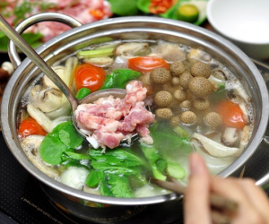 Trời lạnh, ăn lẩu nhất định phải nhớ 6 'nguyên tắc vàng' và 5 loại rau 'đại kỵ' để 'tránh rước họa vào thân'