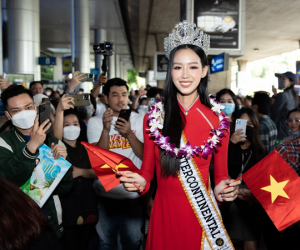 Bảo Ngọc về nước sau đăng quang Miss Intercontinental : Người hâm mộ vây kín tại sân bay