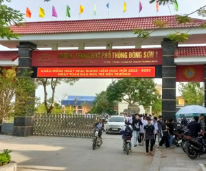 Phụ huynh ở Thanh Hóa ngỡ ngàng khi trường thu 10 triệu đồng đầu năm học