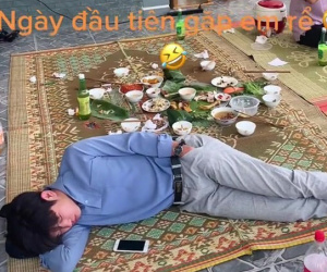 Lần đầu ra mắt gia đình nhà người yêu, chàng trai bị 'đo ván', nằm vật ra ngủ ngay tại sân nhưng lại khiến dân tình dở khóc dở cười vì điều này