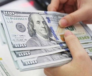 Giá USD lên mức kỷ lục