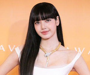 Siêu thảm đỏ Avrora Awards: Lisa xinh đẹp lấn át dàn sao đình đám